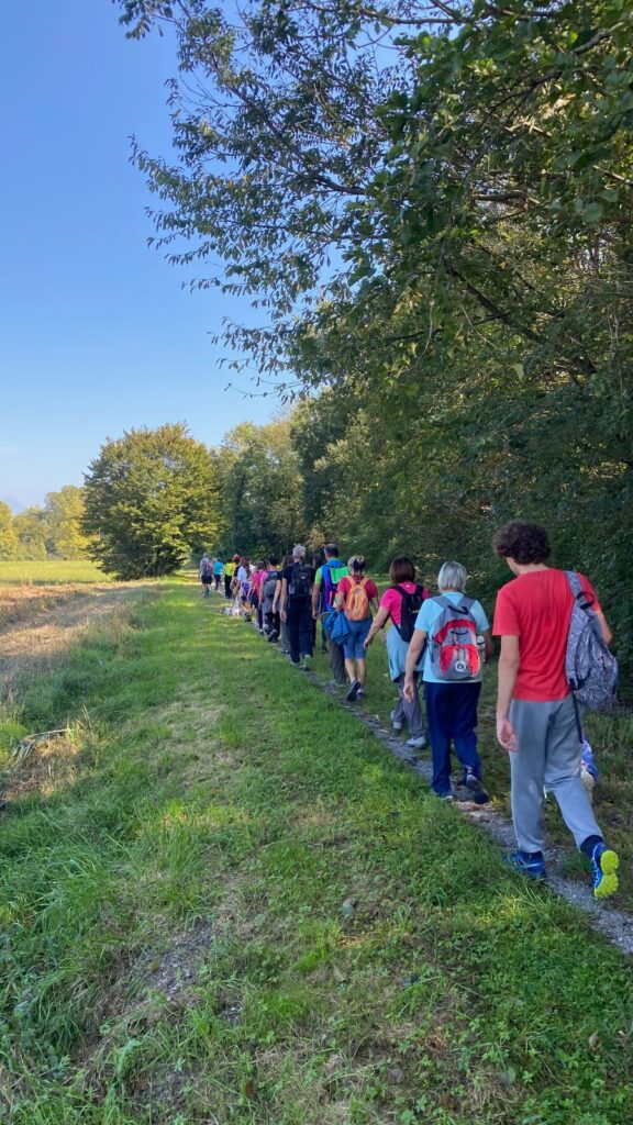 Grande partecipazione all'escursione lungo il Sentiero n. 6 del Parco Valle Lambro