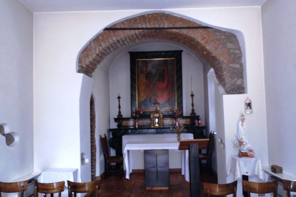 Interno Chiesa San Pietro Intimiano